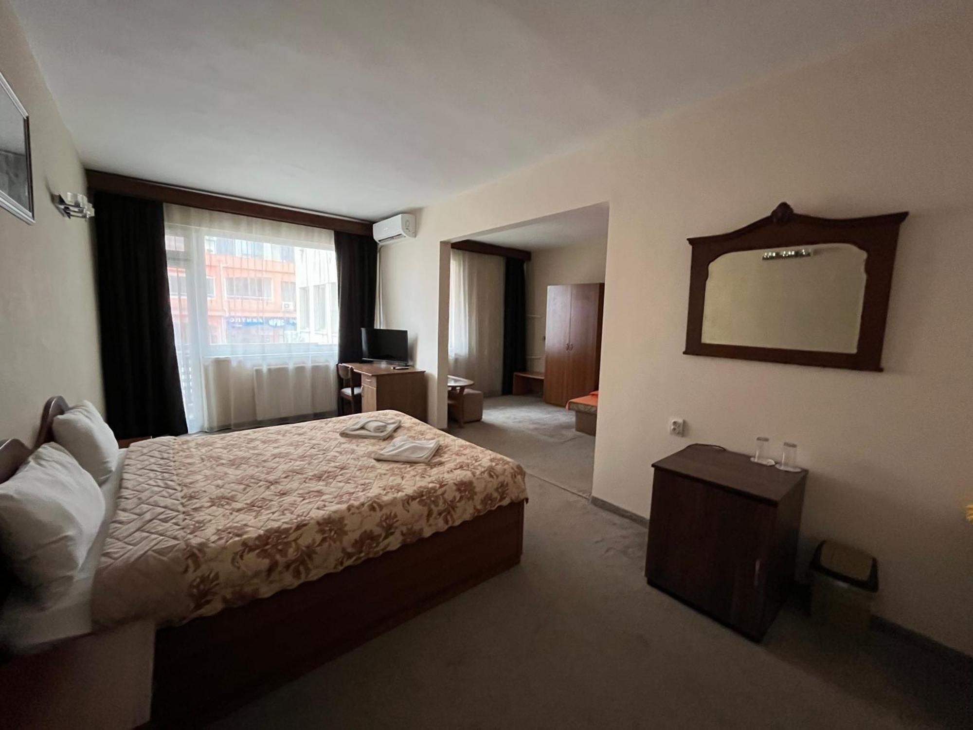 Park Hotel Ivailo Wielkie Tyrnowo Pokój zdjęcie