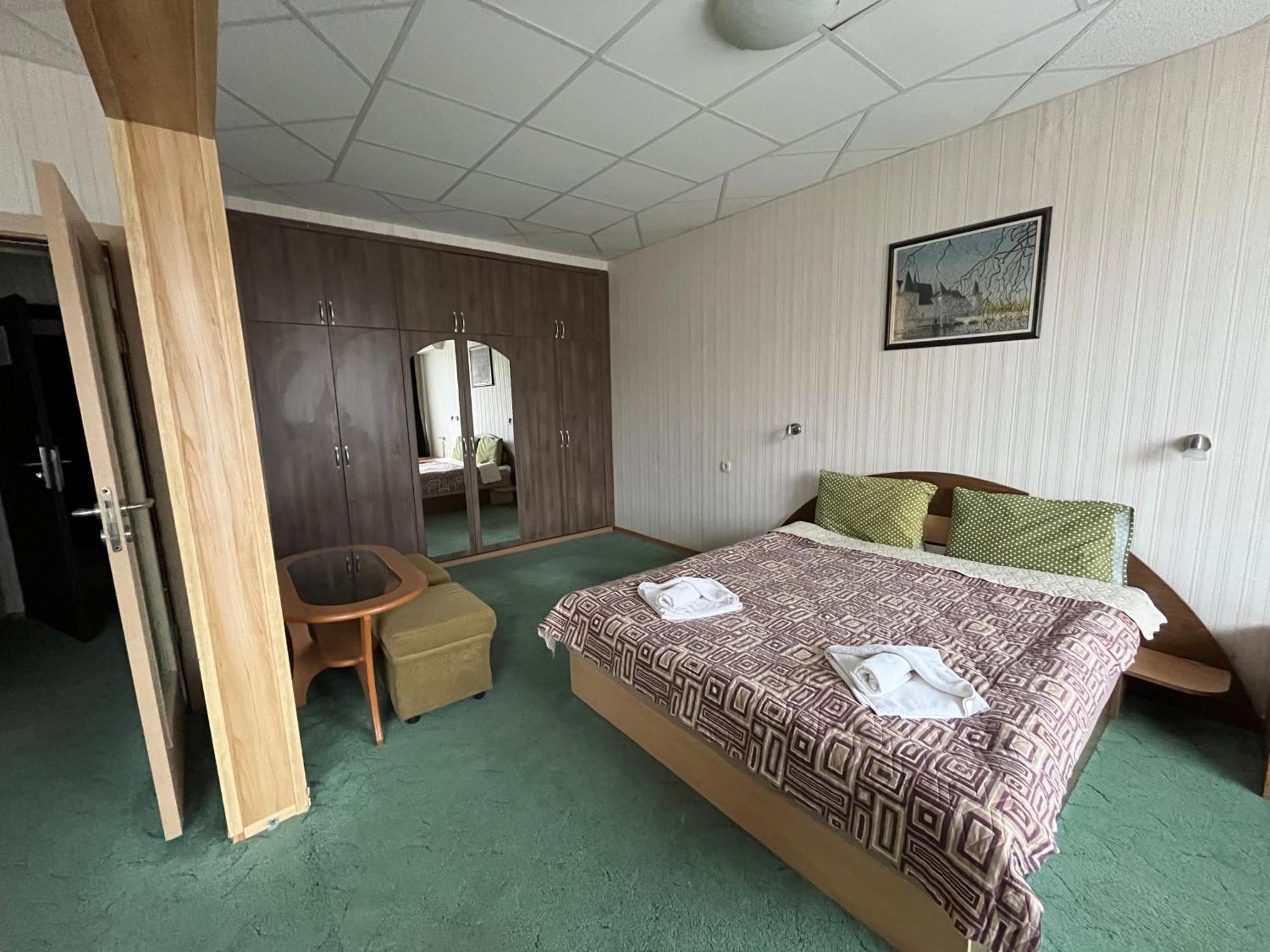 Park Hotel Ivailo Wielkie Tyrnowo Pokój zdjęcie